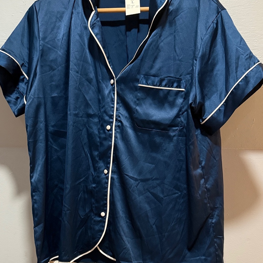 NWT woman’s Navy Blue Satin pjs